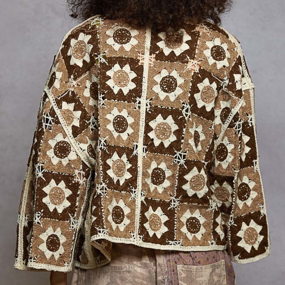 NEW POL CROCHET CARDIGAN 3/4 SLEEVE OPEN CARDI TOP FLOWER DETAIL OSFM ONE SIZE - Picture 7 of 8